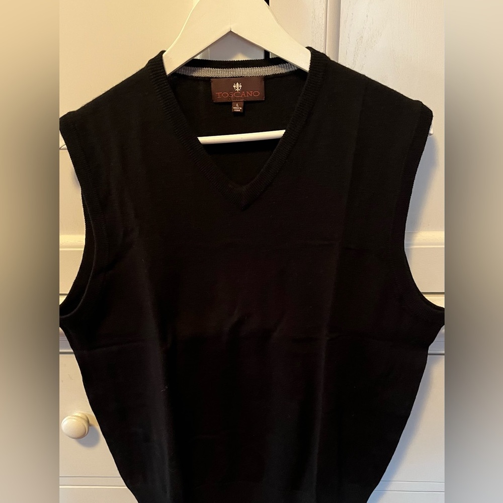 Merino wool black men’s sweater vest by Toscano. Large.